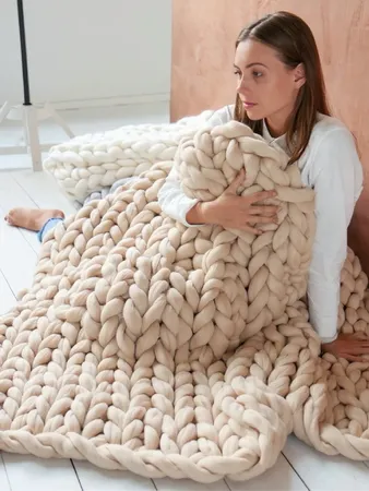 SAMIAH LUXE Chunky Knit Throw Blanket