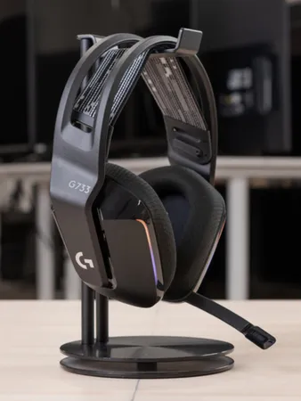 Logitech G733 Lightspeed Wireless Gaming Headset