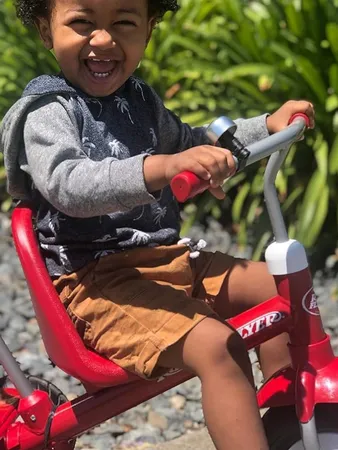 Radio Flyer Deluxe Steer & Stroll Kids Tricycle