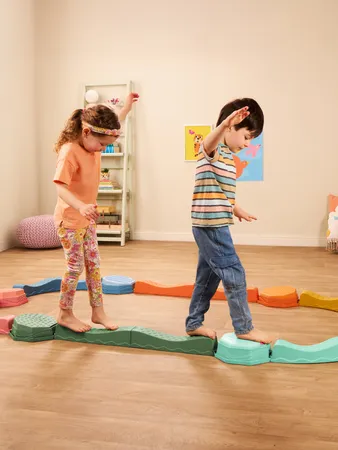 B. toys Balance & Groove Set