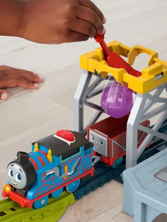 Thomas & Friends Motorized Talking Cranky Delivery Set