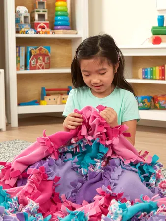 Melissa & Doug Created by Me Flower Fleece Quilt