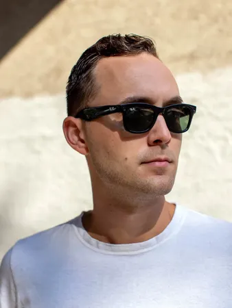 Ray-Ban Meta Smart Glasses 