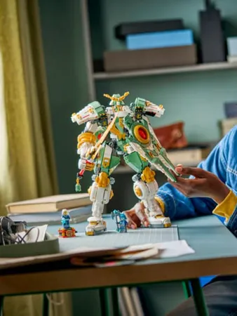 LEGO NINJAGO Lloyd’s Titan Mech (15th Anniversary)