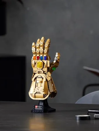 LEGO Marvel Infinity Gauntlet Set
