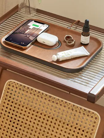 Courant MAG Wireless Charging Tray